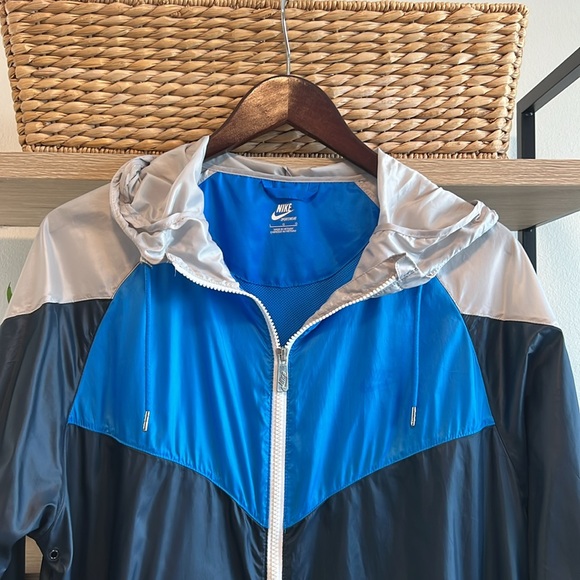 Nike Men's Windrunner Hooded Lightweight Track Sportswear Nylon Jacket L - Picture 2 of 12